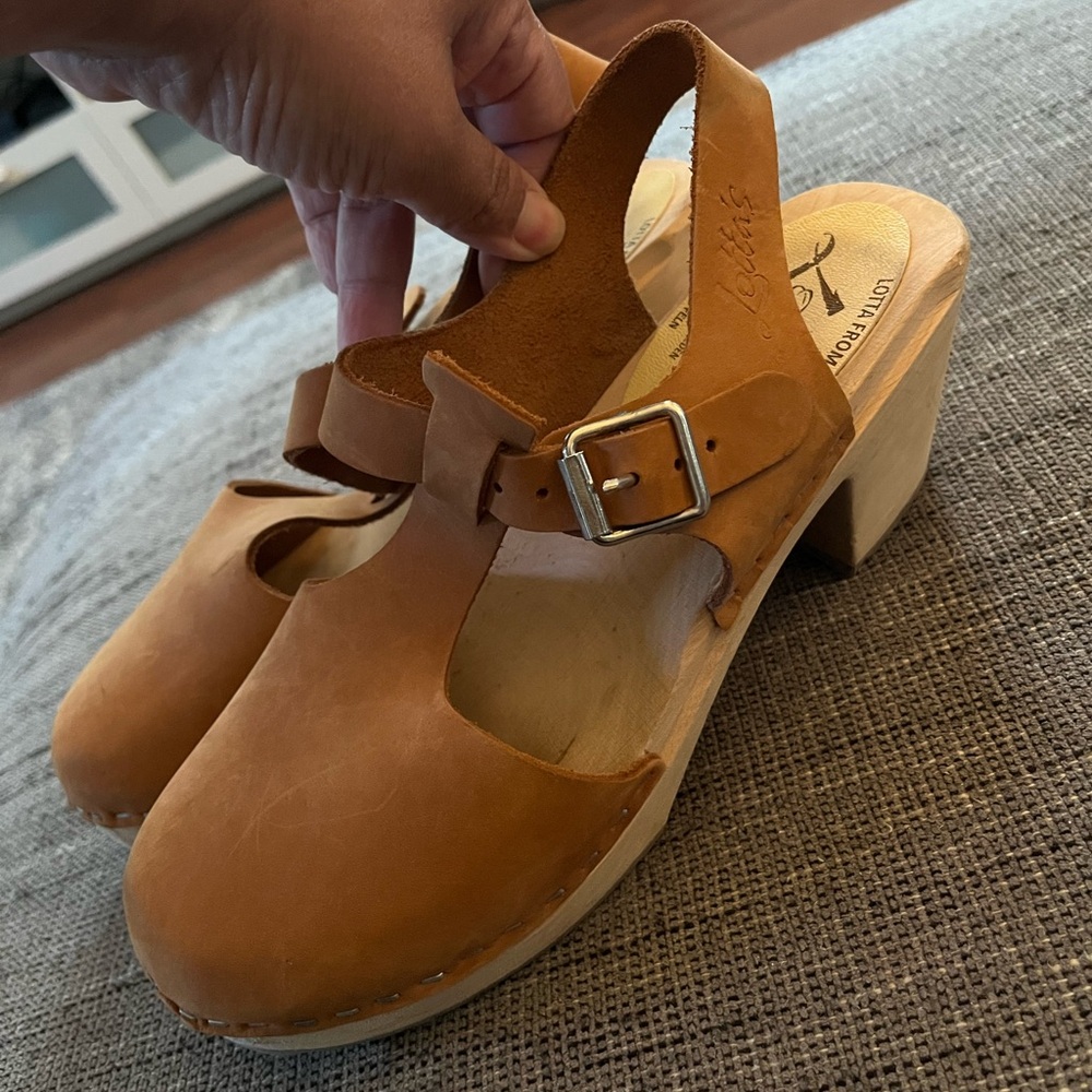 Lotta from Stockholm Women’s T- Strap Closed toe Clogs